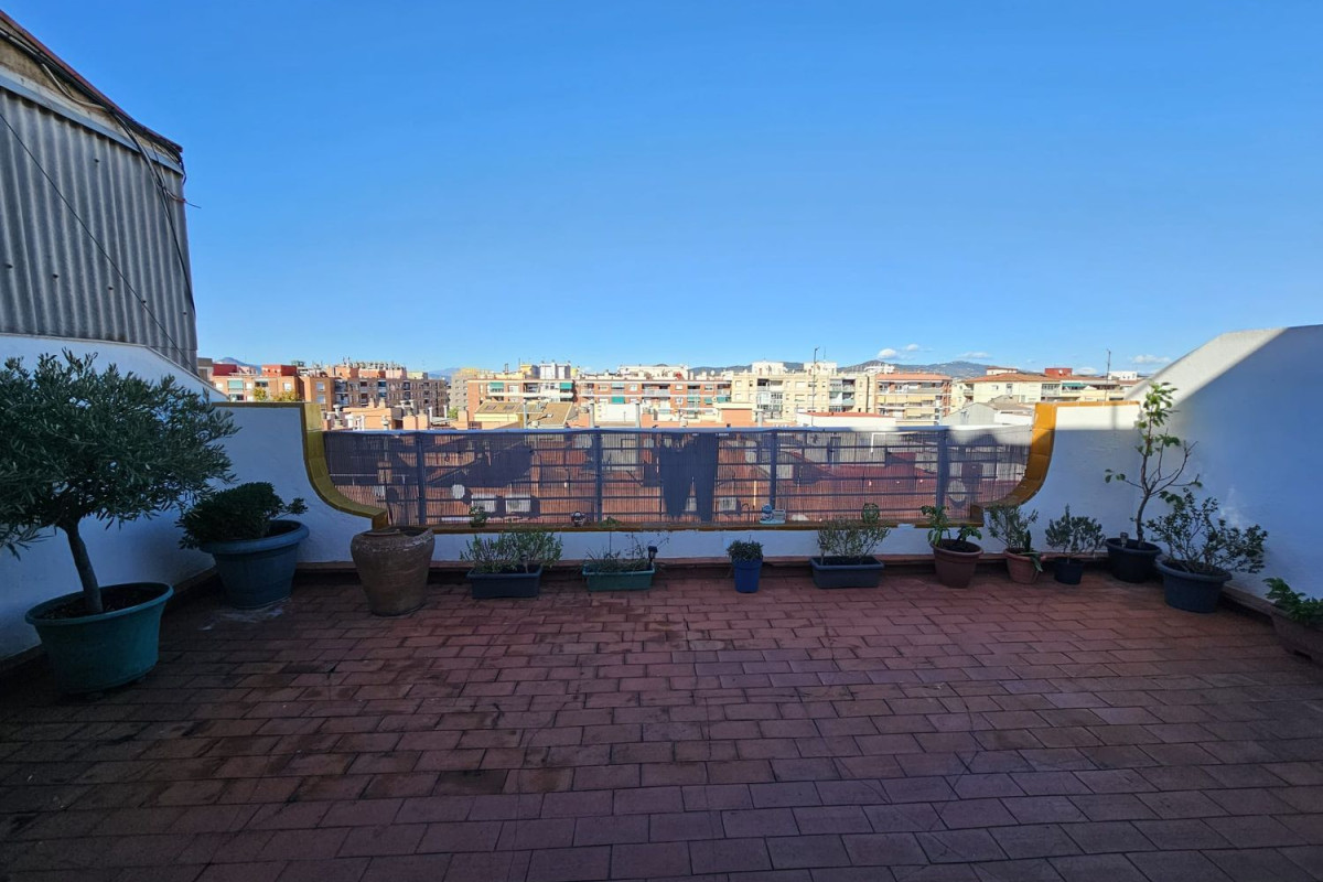Venta de piso en Plaça de Catalunya, El Prat de Llobregat
photo 2