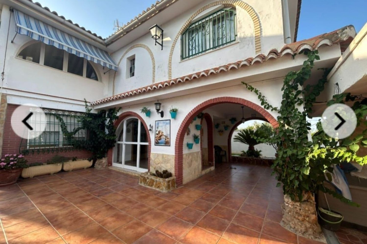 Casa o chalet independiente en venta en calle patinet, Riba-Roja de Túria
photo 3