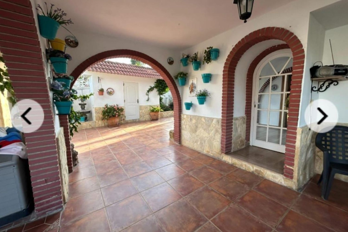 Casa o chalet independiente en venta en calle patinet, Riba-Roja de Túria
photo 4