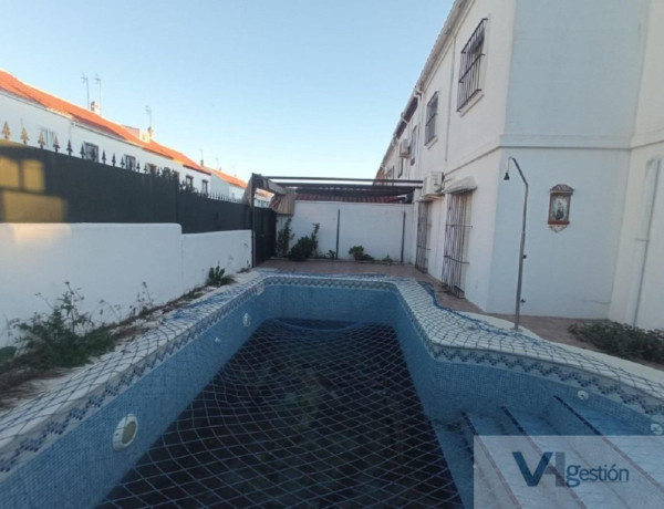 Semi-detached house for sale in  Calle Arenal , Bormujos photo 1