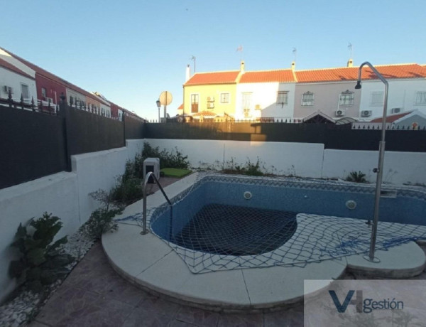 Semi-detached house for sale in  Calle Arenal , Bormujos photo 4