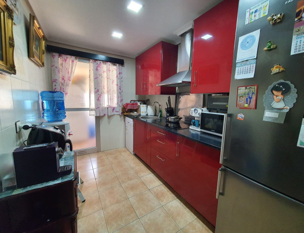 Bajo en venta en , Puente Genil photo 2