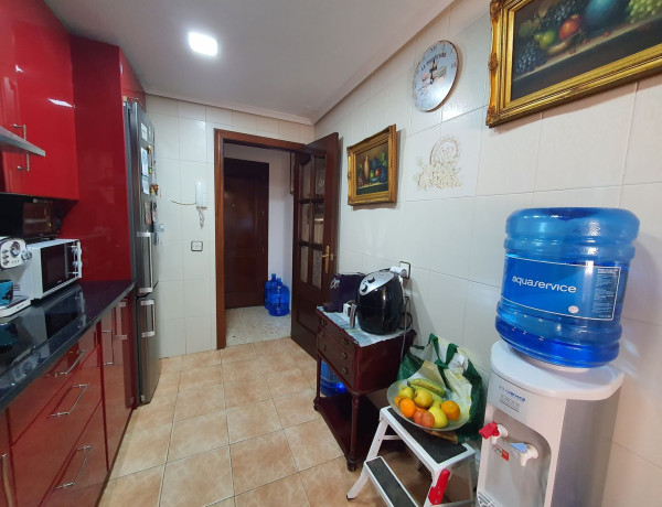 Bajo en venta en , Puente Genil photo 3