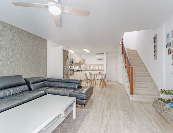 Semi-detached house for sale in  Avenida Europa , Granadilla de Abona photo 3
