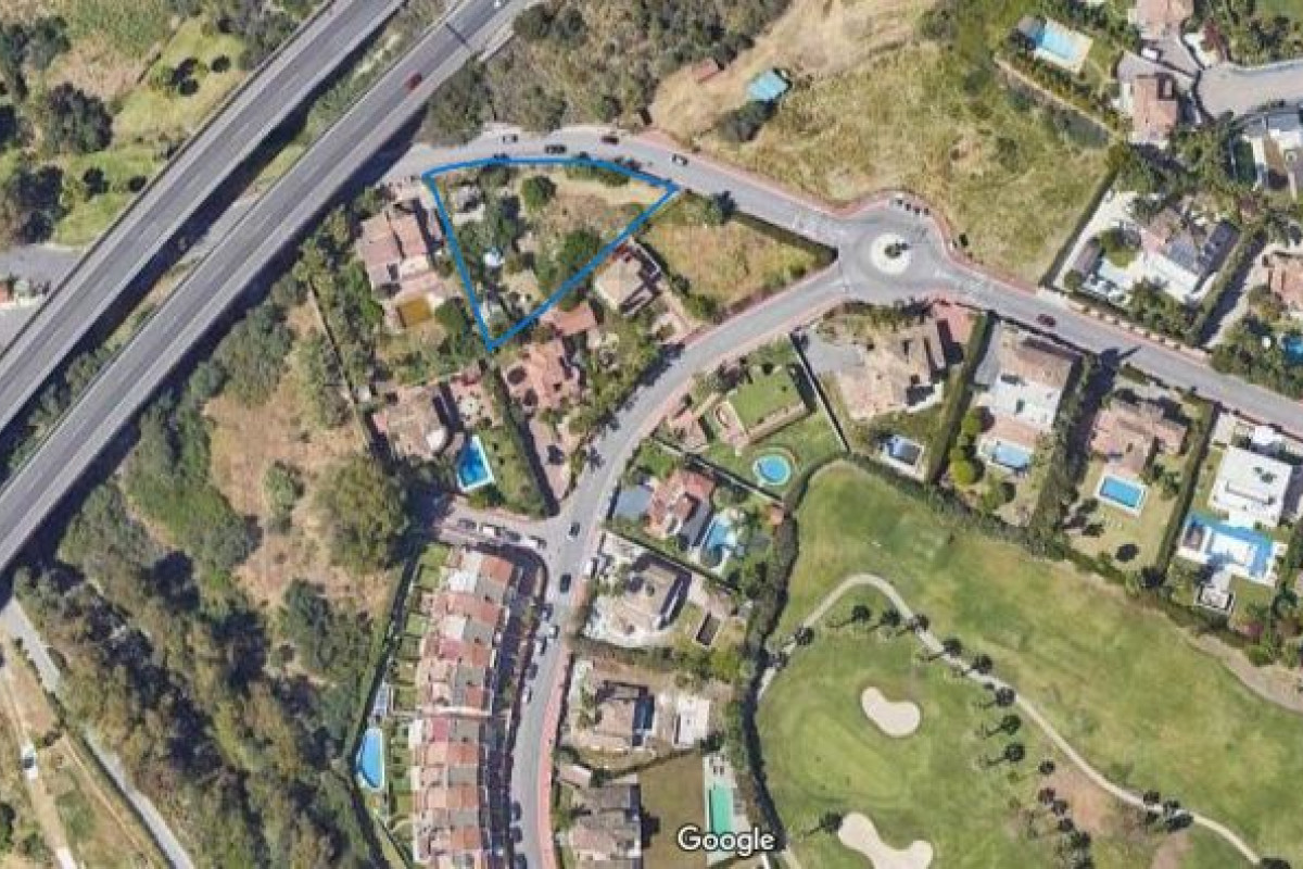 Terreno en venta en Marbella, Malaga photo 2