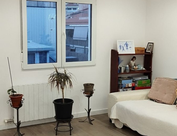 Piso en venta en Tresols, 35, Gavà thumbnail 1