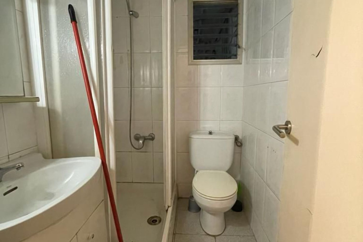 Venta de bajo en Sant Ildefons, Cornellà de Llobregat
 photo 2