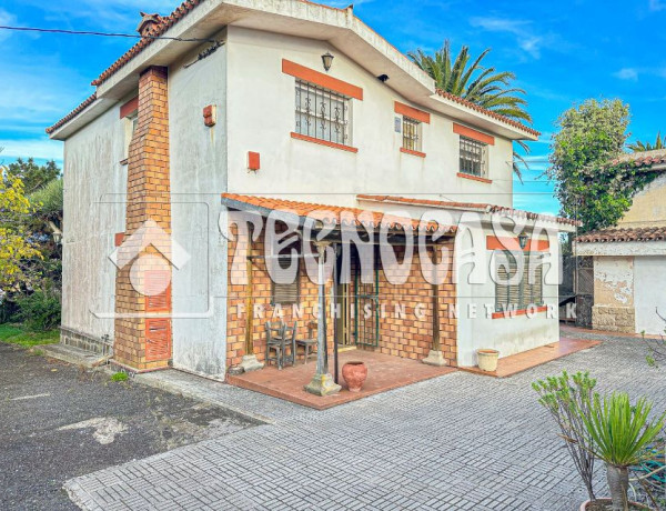 Chalet independiente en venta en  Eduardo westherdal, San Cristóbal de la Laguna photo 1