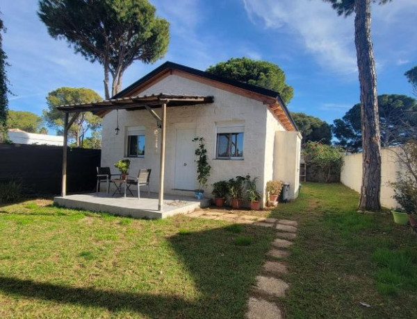 Коттедж на продажу в  Camino del Okume, Chiclana de la Frontera photo 1