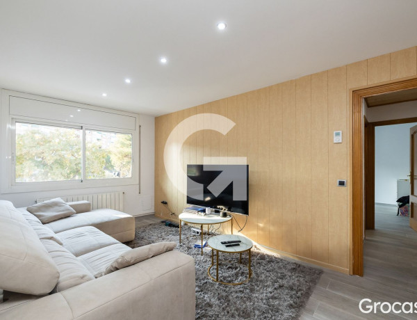 Piso en venta en La Gavarra , Cornellà de Llobregat photo 1