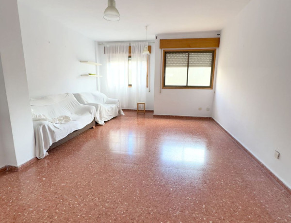 Продажа квартиры в  PRIMERO DE MAYO, Las Palmas de Gran Canaria photo 4