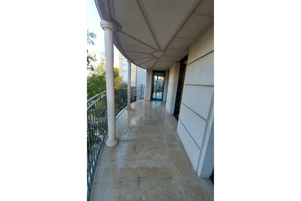 Sale of apartment in Calle de les Valls, Sabadell
photo 1