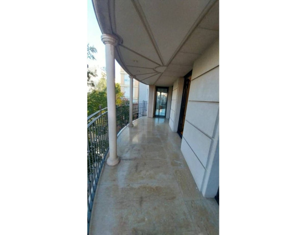 Apartment for sale in  Calle de les Valls, Sabadell photo