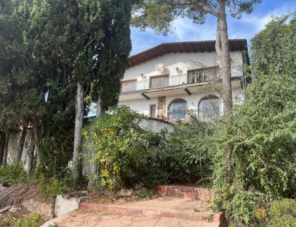 Chalet independiente en venta en Urb. MONTMAR, Castelldefels photo 1