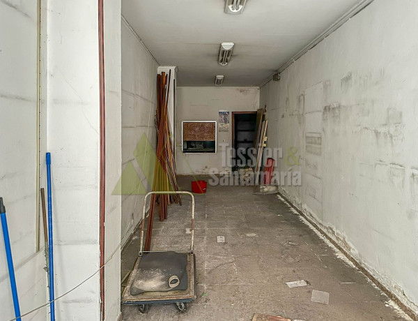Local en venta en calle Llanoponte photo 3