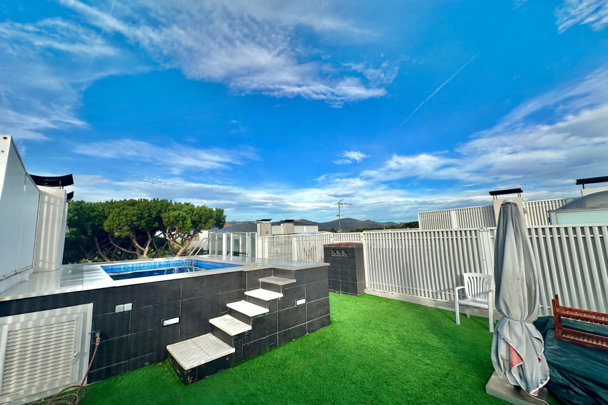 Venta de duplex en Paseo GARBI, Castelldefels photo 2