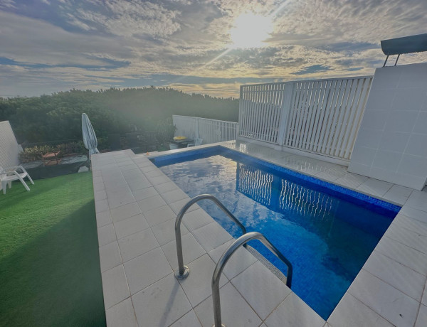 Duplex en venta en Paseo GARBI, Castelldefels photo 4