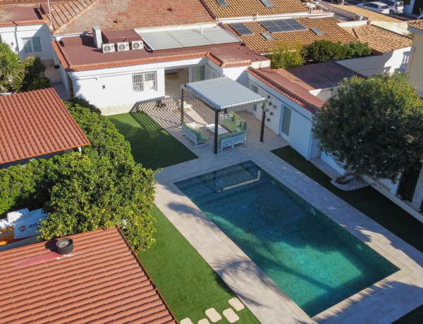 Chalet independiente en venta en Avenida de Elda, San Juan de Alicante thumbnail 1