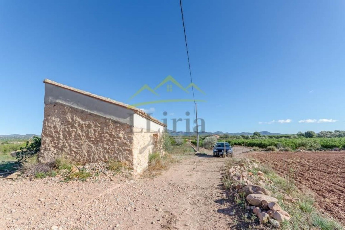 Terreno en venta en La Pobla de Vallbona, Valencia photo 1