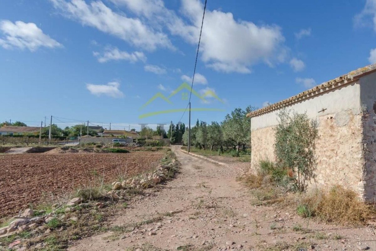 Terreno en venta en La Pobla de Vallbona, Valencia photo 4