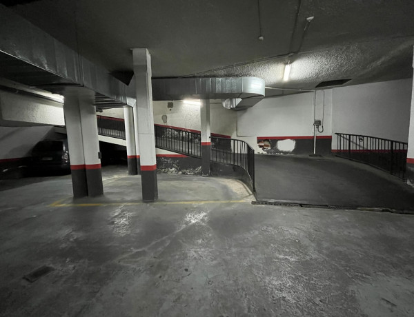Garaje en venta en  Calle José María Pereda, 81 , Torrelavega photo 4
