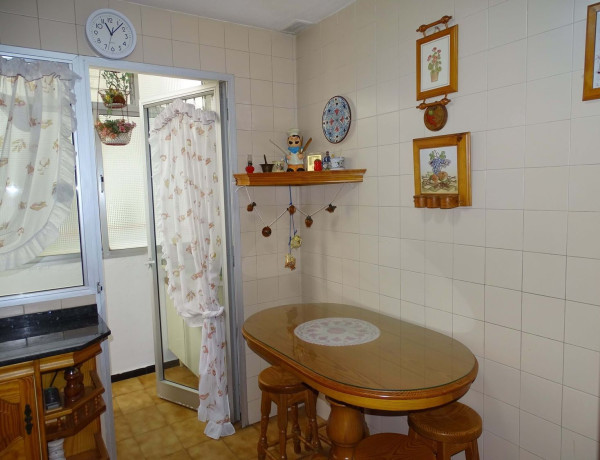 Продажа квартиры в  Calle Lectoral Feo Ramos, 16, Las Palmas de Gran Canaria photo 4
