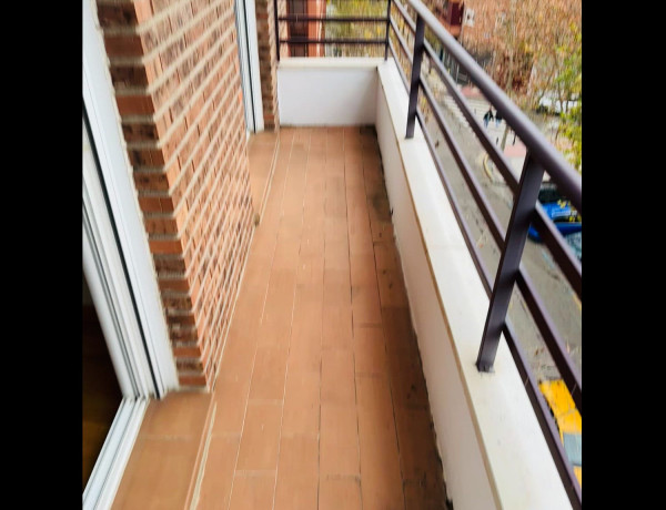 Дуплекс на продажу в Travesía SANTA CATALINA, Majadahonda photo 3