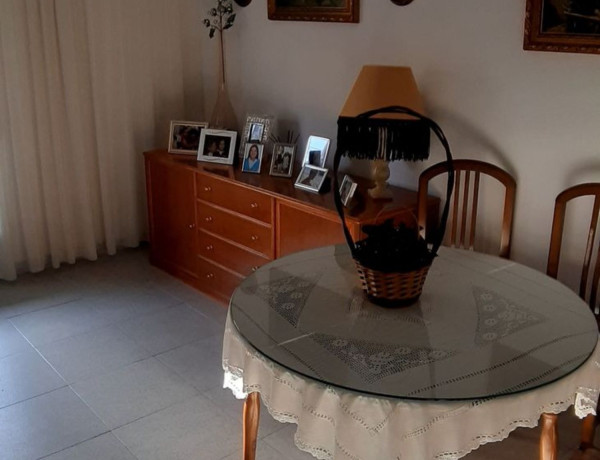 Продажа квартиры в Calle MAESTRO PRIEGO LOPEZ, 20, Distrito Ciudad Jardín thumbnail 1
