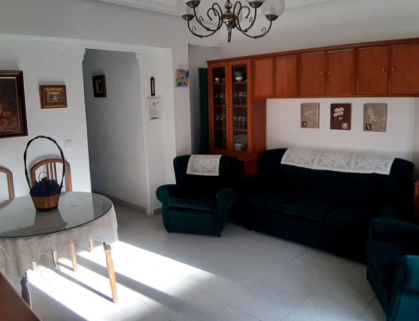 Продажа квартиры в Calle MAESTRO PRIEGO LOPEZ, 20, Distrito Ciudad Jardín thumbnail 2