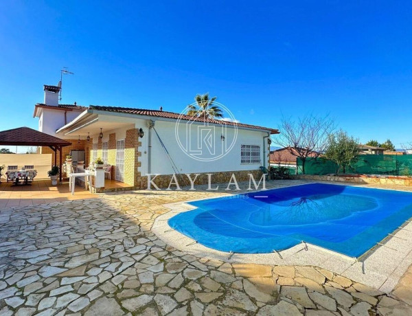 Detached villa for sale in Avenida Rafael Albertí, Lloret de Mar photo 1