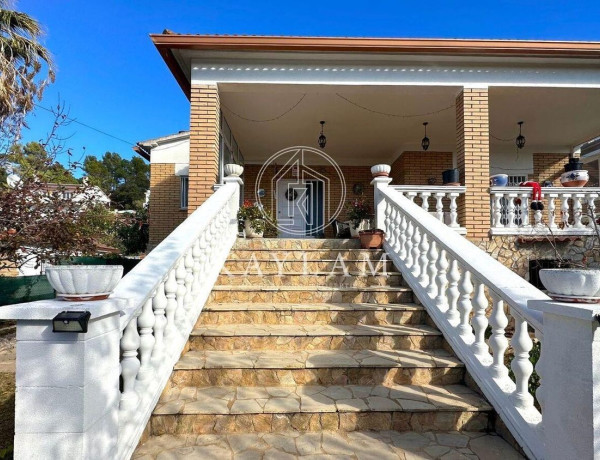 Detached villa for sale in Avenida Rafael Albertí, Lloret de Mar thumbnail 1