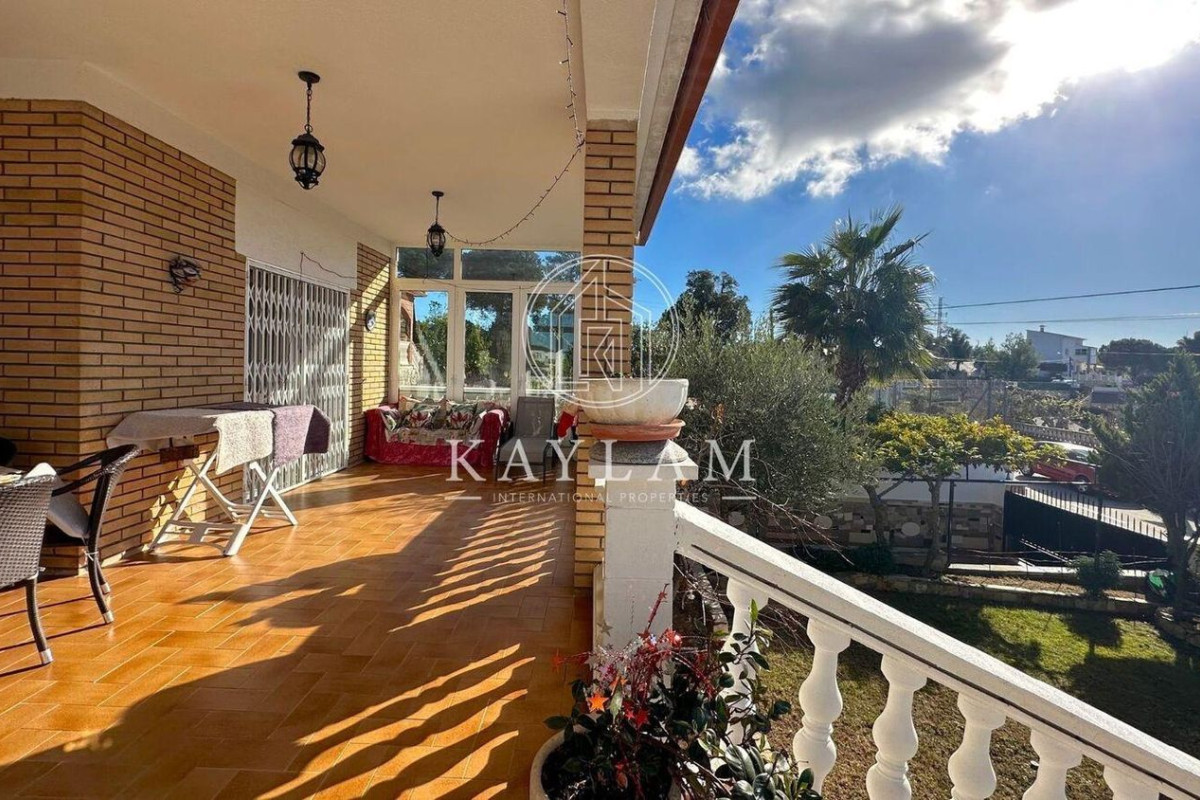 Sale of independent chalet in Avenida Rafael Albertí, Lloret de Mar
photo 4