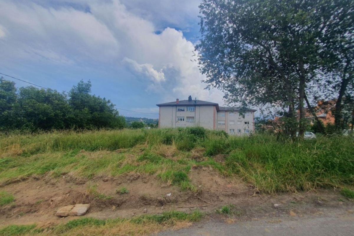 Terreno en venta en Oviedo, Asturias photo 2