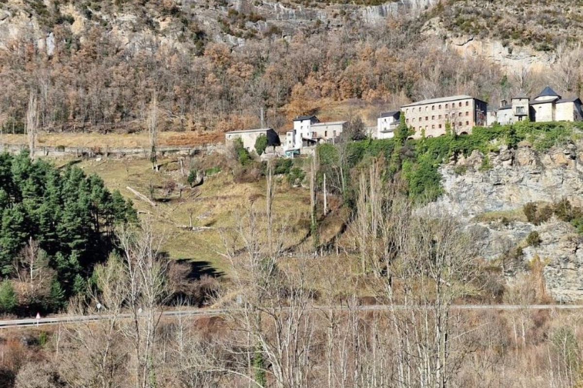 Terreno en venta en Sahun, Huesca photo 2