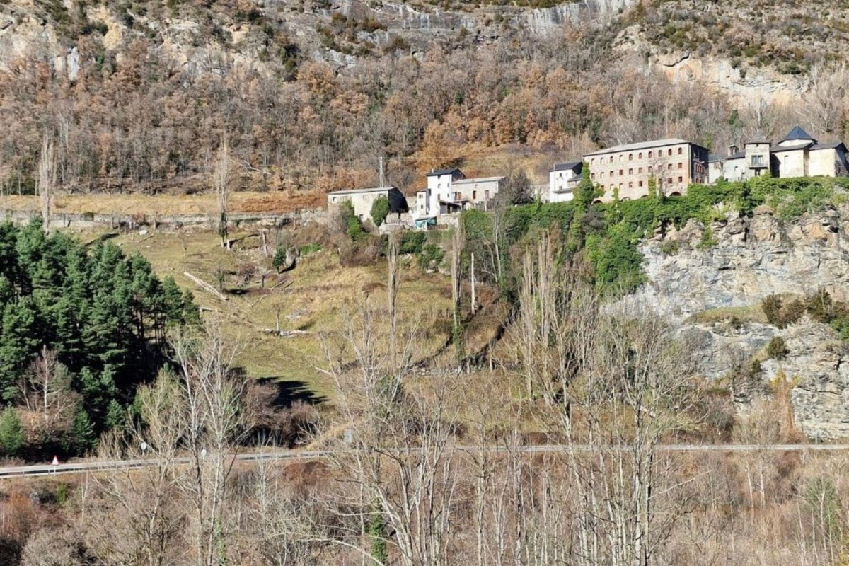 Terreno en venta en Sahun, Huesca photo 3