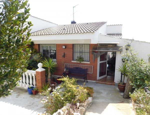 Коттедж на продажу в  Costa Cunit - Els Jardins - Els Rosers , Cunit photo 2