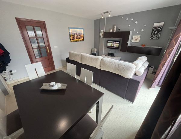 Chalet adosado en venta en , Loja thumbnail 1