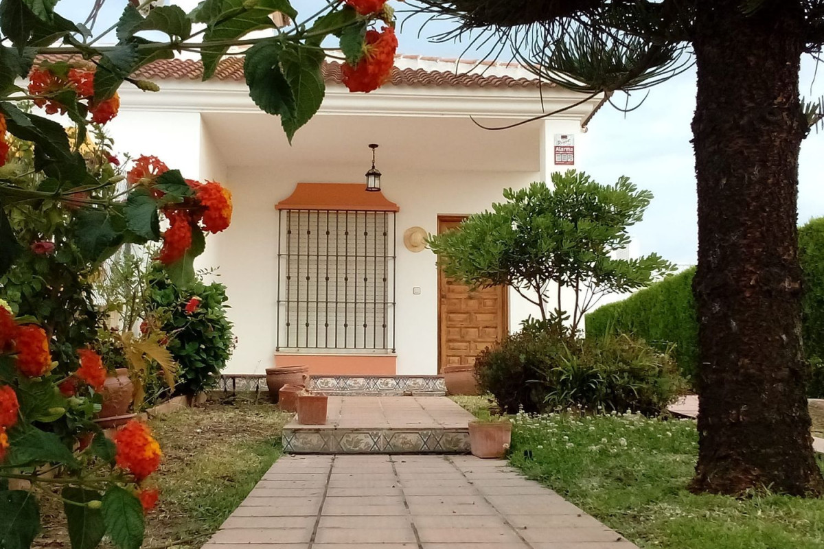 Продажа таунхауса в  Sector O, 41 , Алмонте photo 3
