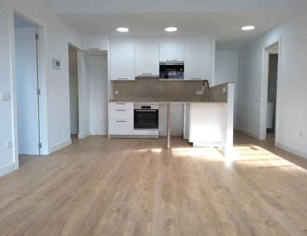 Продажа первого этажа в Avenida de Sant Esteve, Castellar del Vallès thumbnail 1