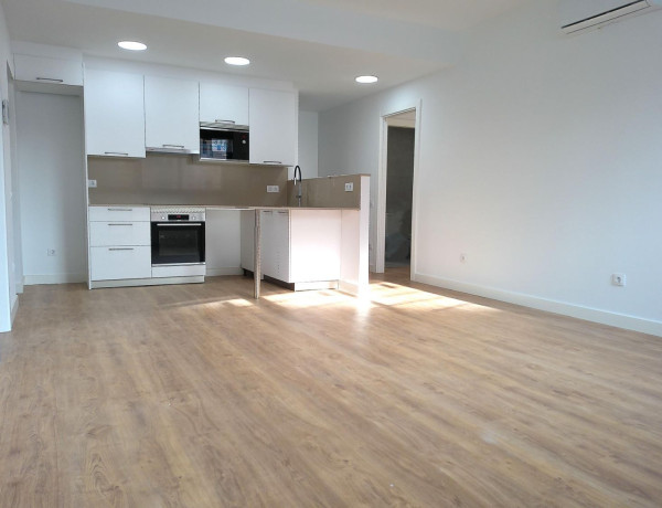 Продажа первого этажа в Avenida de Sant Esteve, Castellar del Vallès thumbnail 2