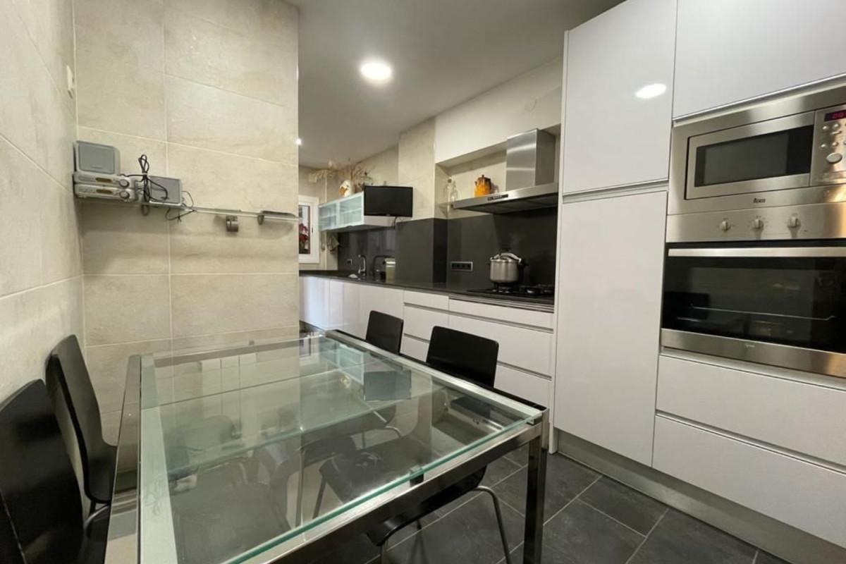 Venta de piso en Avenida de Severo Ochoa, Hospitalet de Llobregat
photo 1
