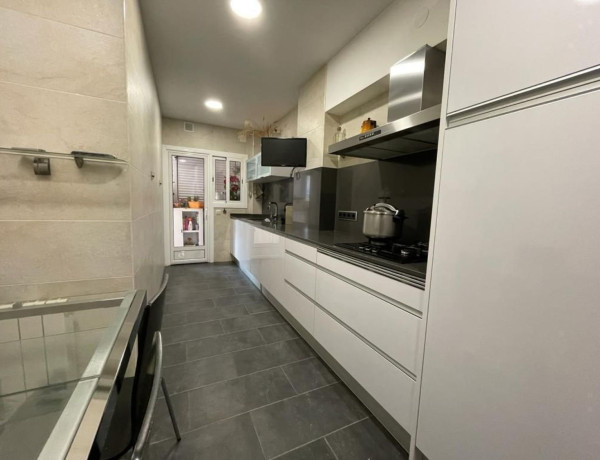 Piso en venta en  Avenida de Severo Ochoa, Hospitalet de Llobregat photo 4