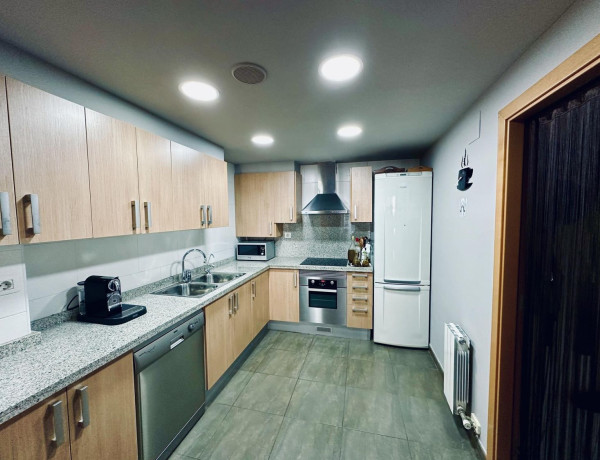 Duplex en venta en Calle de Pompeu Fabra, Castelldefels photo 3