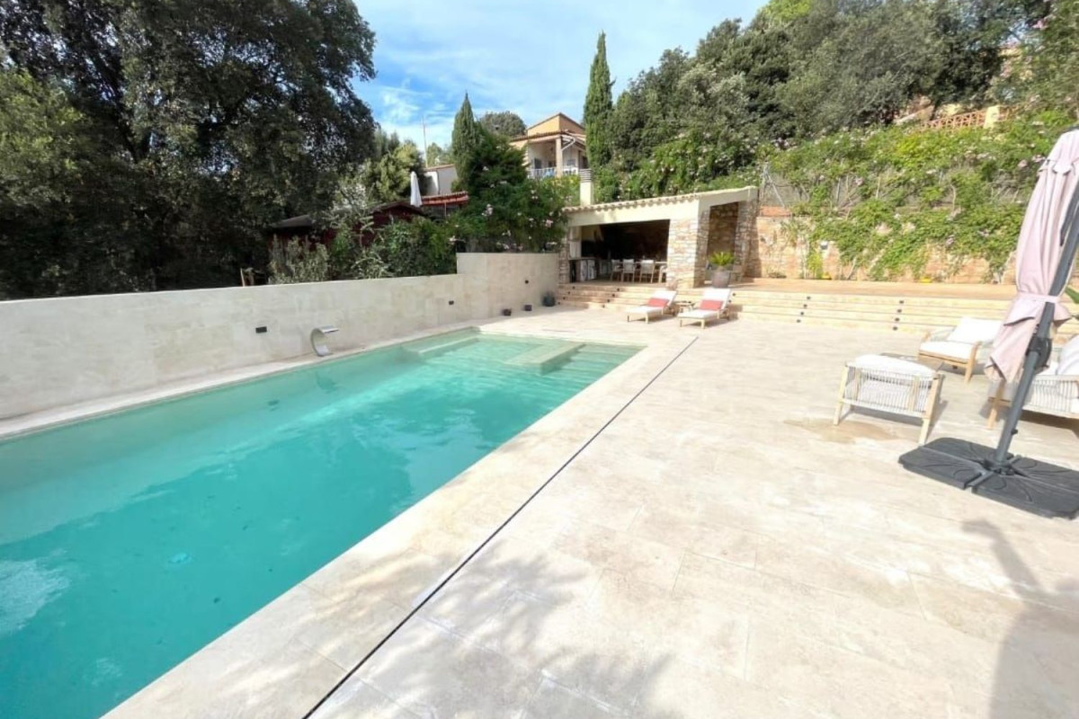 Sale of independent chalet in Calle de Ramon Llull, Begur
photo 4