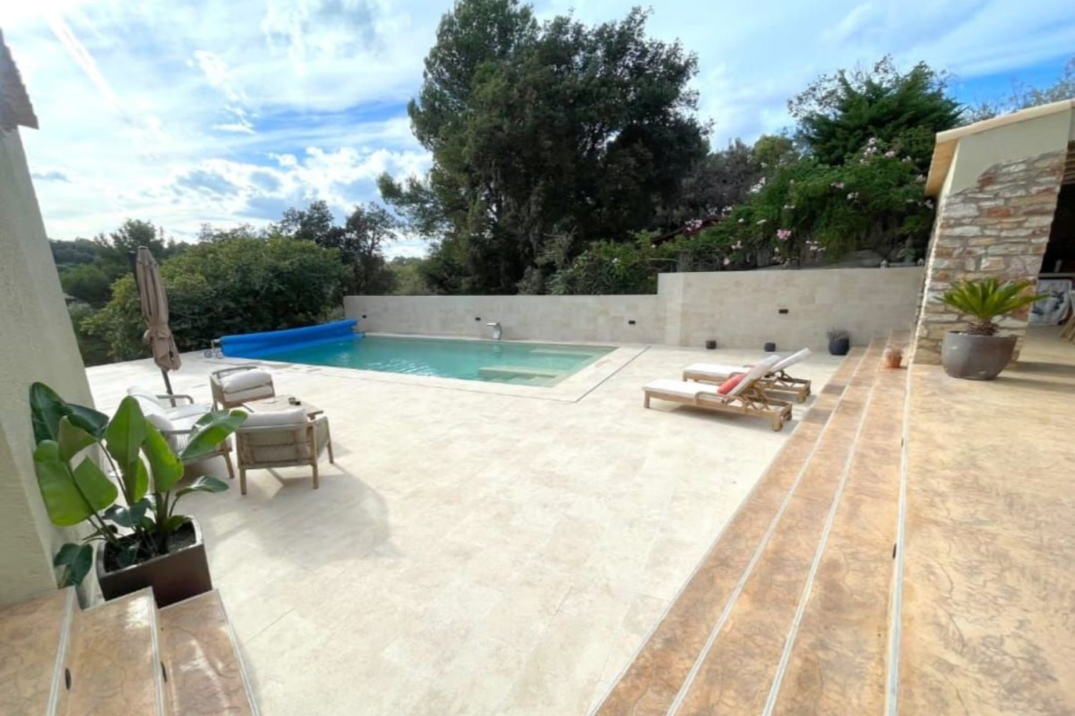 Sale of independent chalet in Calle de Ramon Llull, Begur
photo 5
