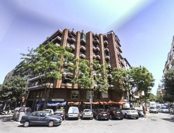 Продается гараж по адресу  Calle d'Alí Bei, 32 , Barcelona photo 1