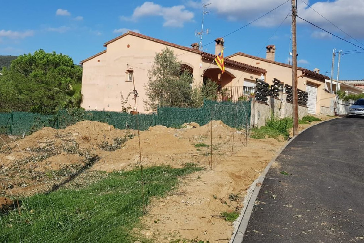 Działka na sprzedaż w Kalonge, Girona photo 4