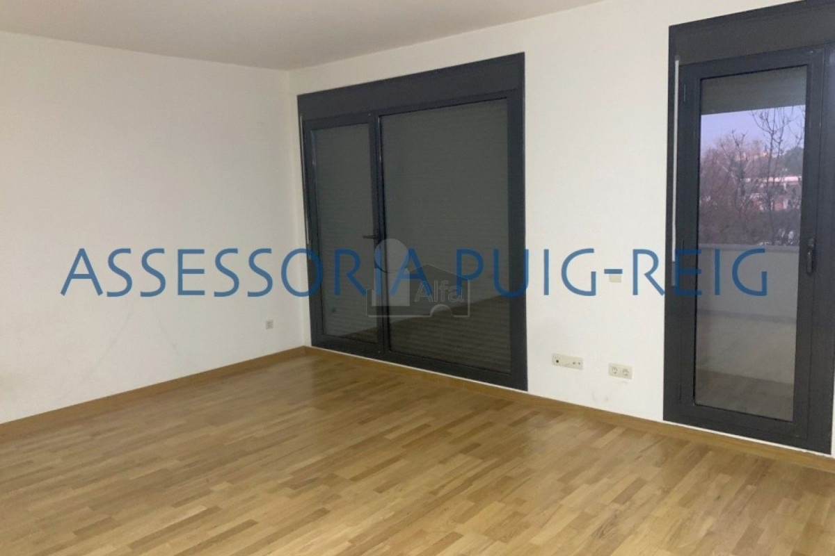 Sprzedaż mieszkania w Ctra. Santpedor - Bases de Manresa, Manresa
photo 1