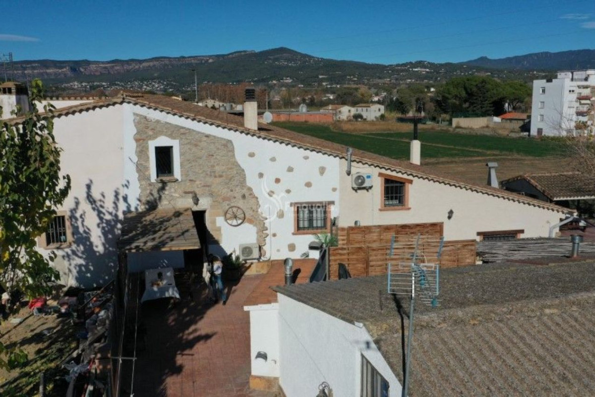 Venta de chalet adosado en , Santa Eulàlia de Ronçana photo 2