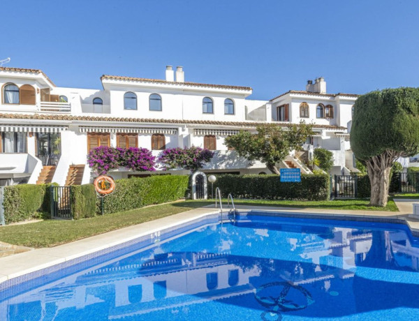 Chalet adosado en venta en Calle Bolivia s/n , Estepona thumbnail 1